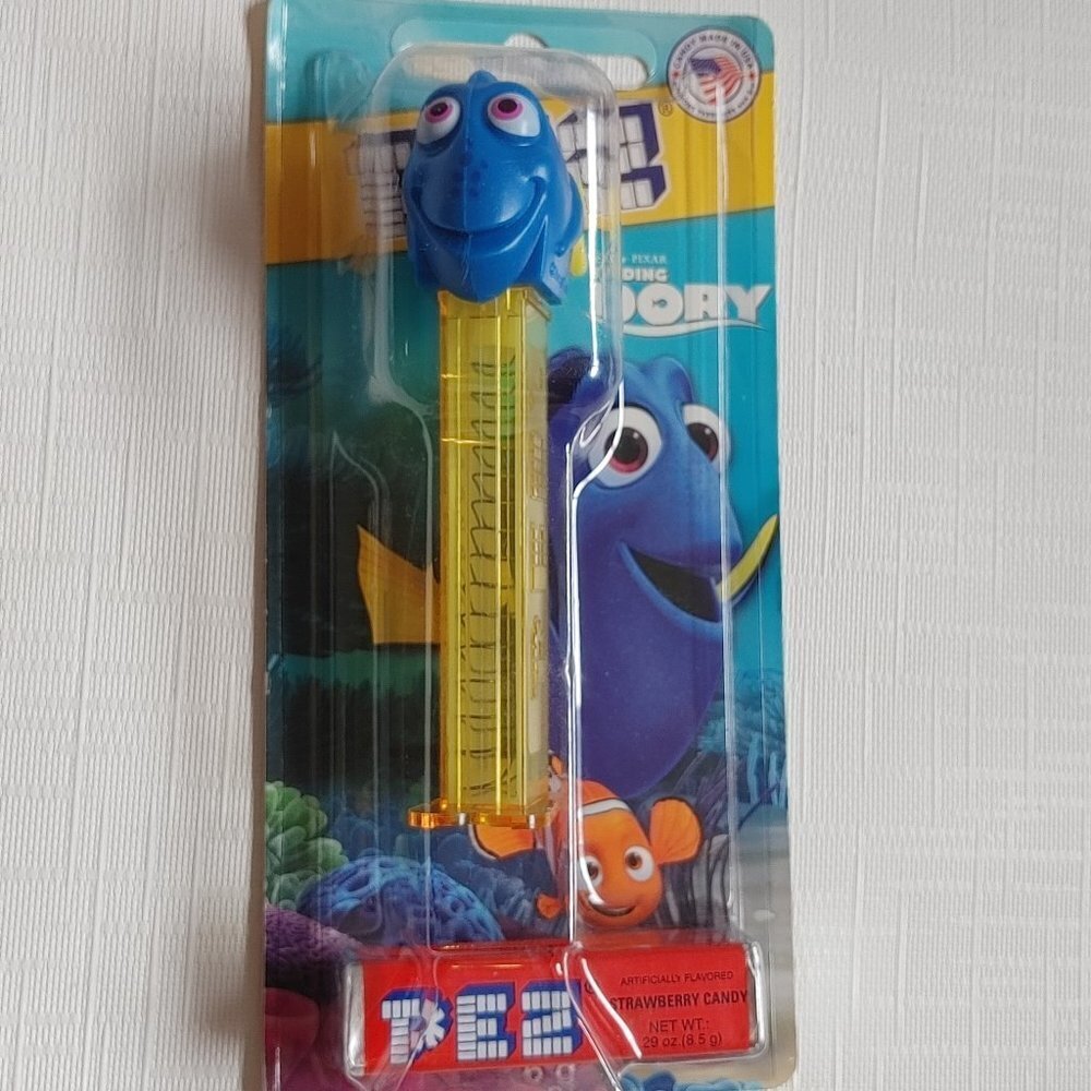 Disney Pixar Finding Dory With Translucent Stem Dory Pez Dispenser BNIP